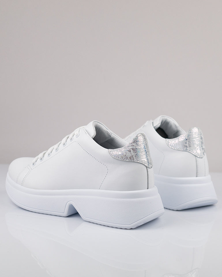 Сара - Естествена кожа в бяло