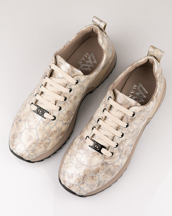 Лея - Естествен лак в бежово