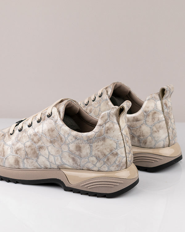 Лея - Естествен лак в бежово