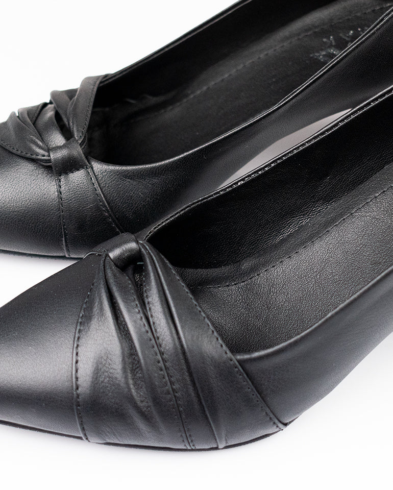 Нова - Естествена кожа в черно