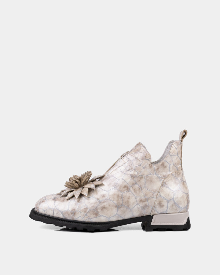 Амелия - Естествен лак в бежово