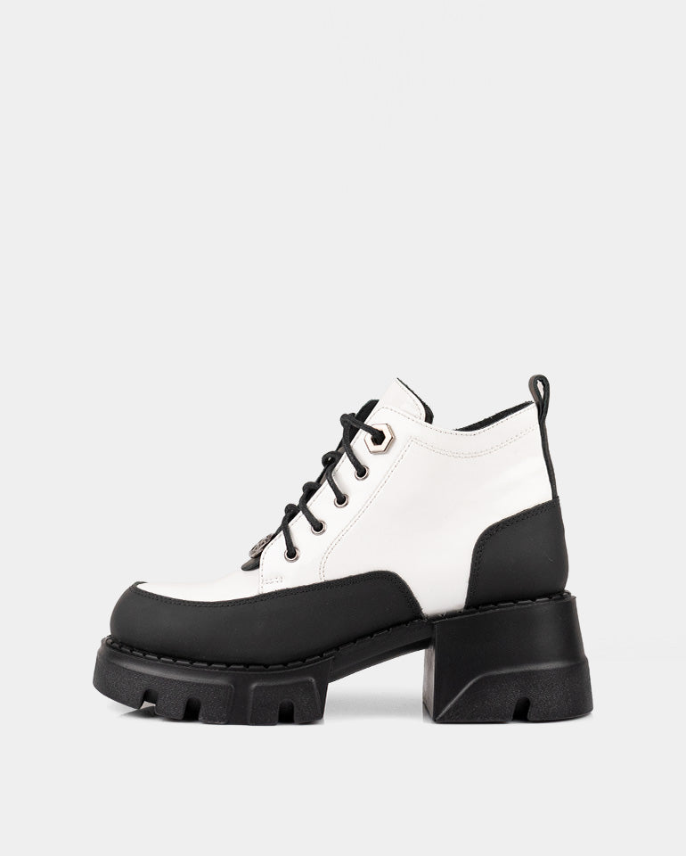 Джулия - Естествена кожа в бяло