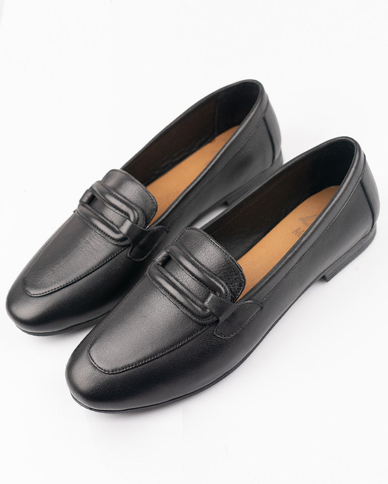 Дайла - Естествена кожа в черно с пандела