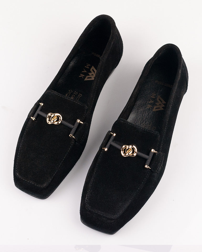 Амира - Естествен велур в черно