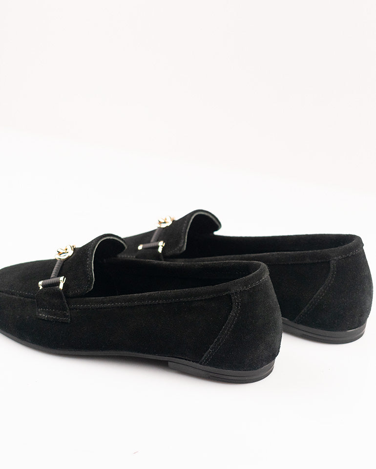 Амира - Естествен велур в черно