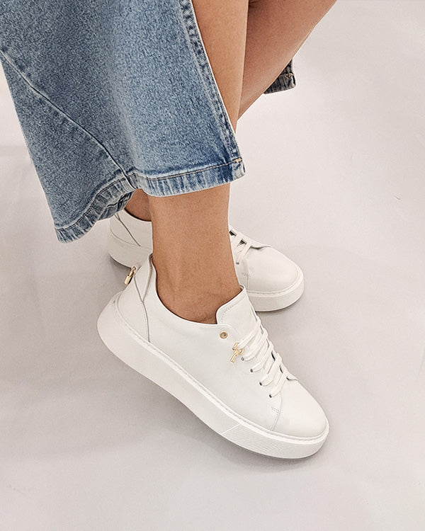 Аура - Естествена кожа в бяло