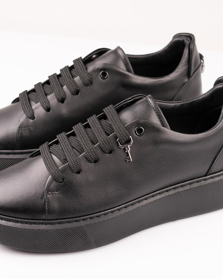 Аура - Естествена кожа в черно