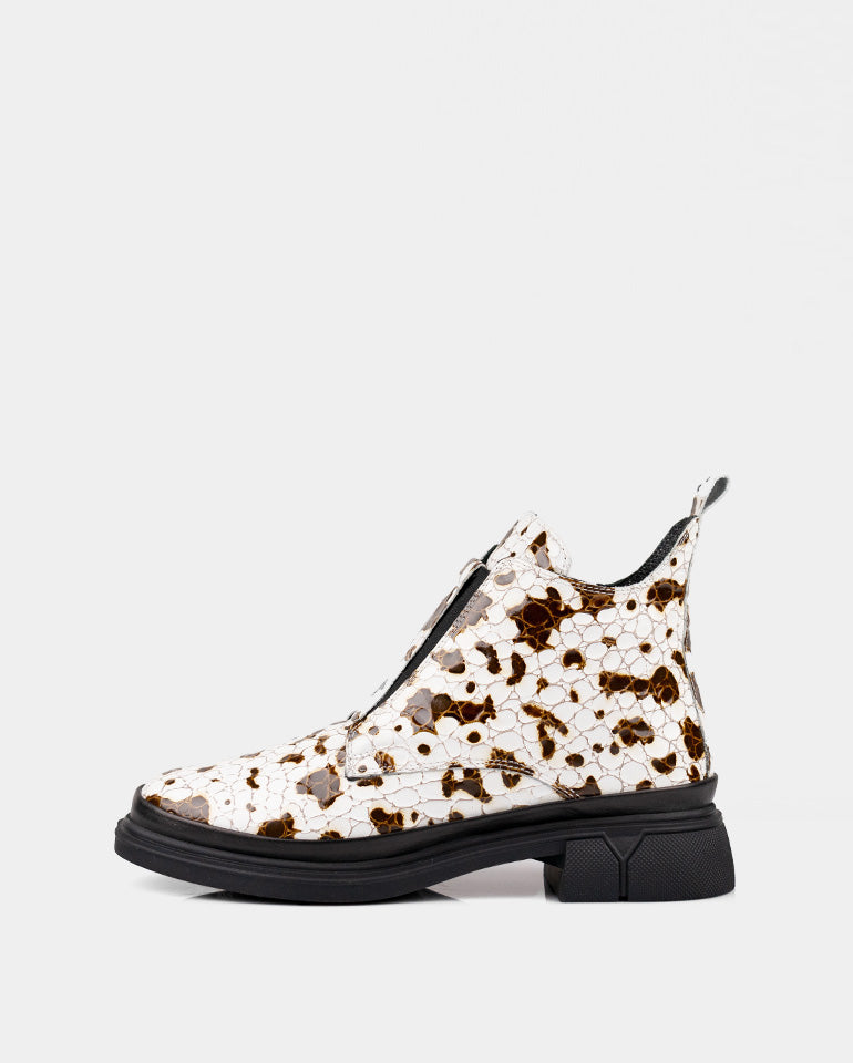 Анжела - Естествен лак в бяло и кафяво