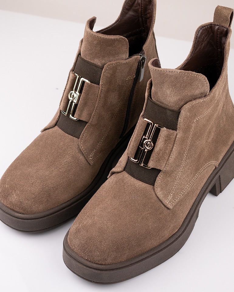 Белисима - Естествен велур в кафяво