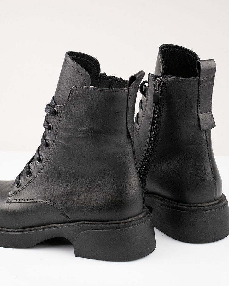 Амалия - Естествена кожа в черно