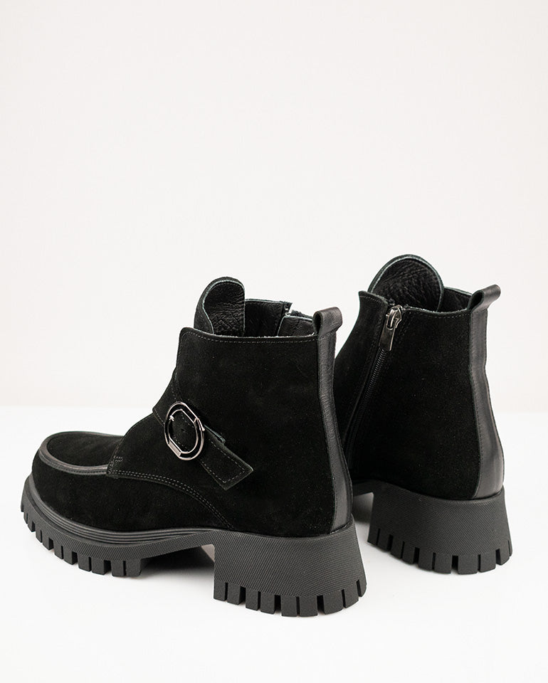 Палерма - Естествен велур в черно