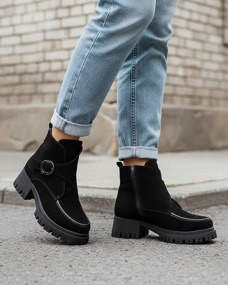 Палерма - Естествен велур в черно