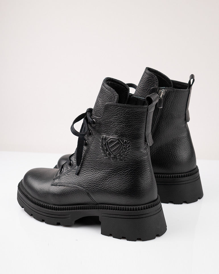 Нола - Естествена кожа шагрен в черно