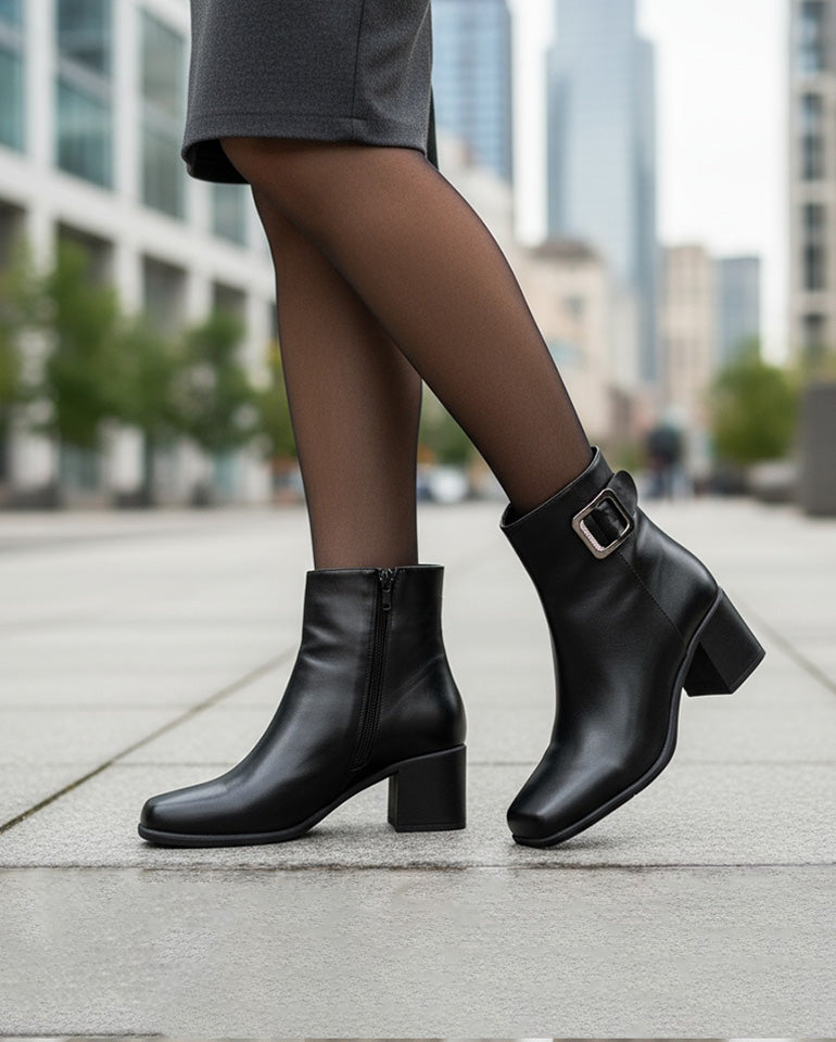 Селена - Естествена кожа в черно