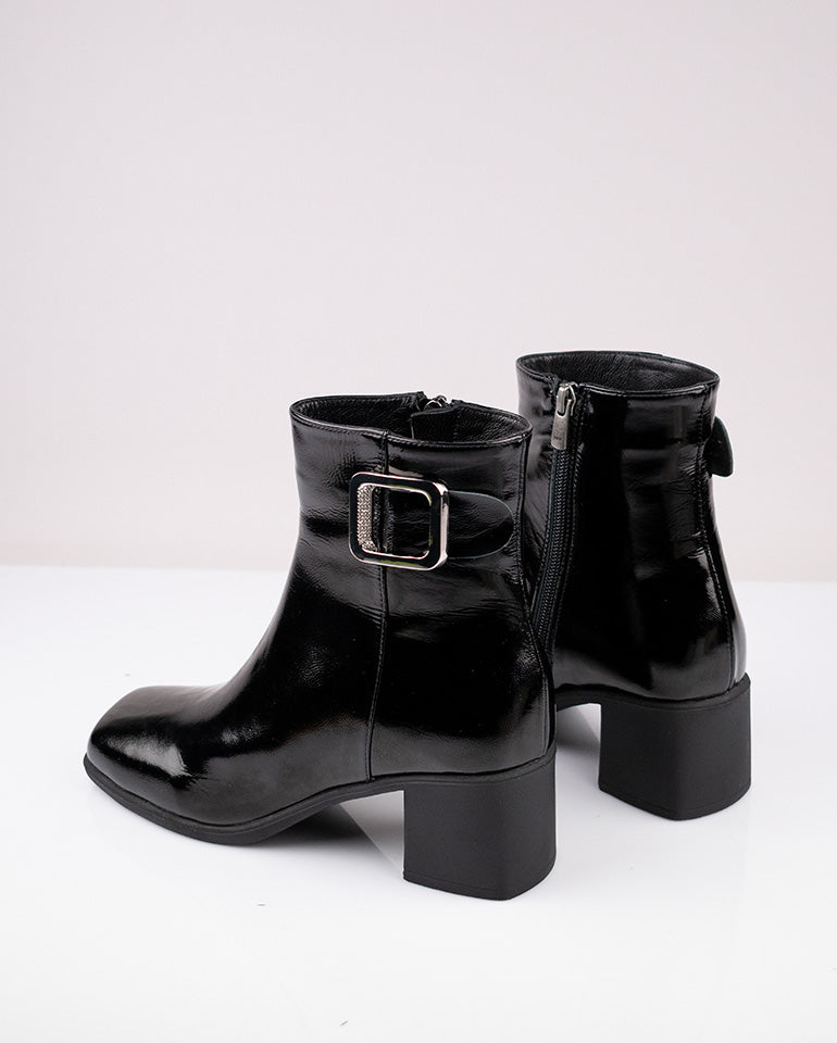 Селена - Естествен лак в черно