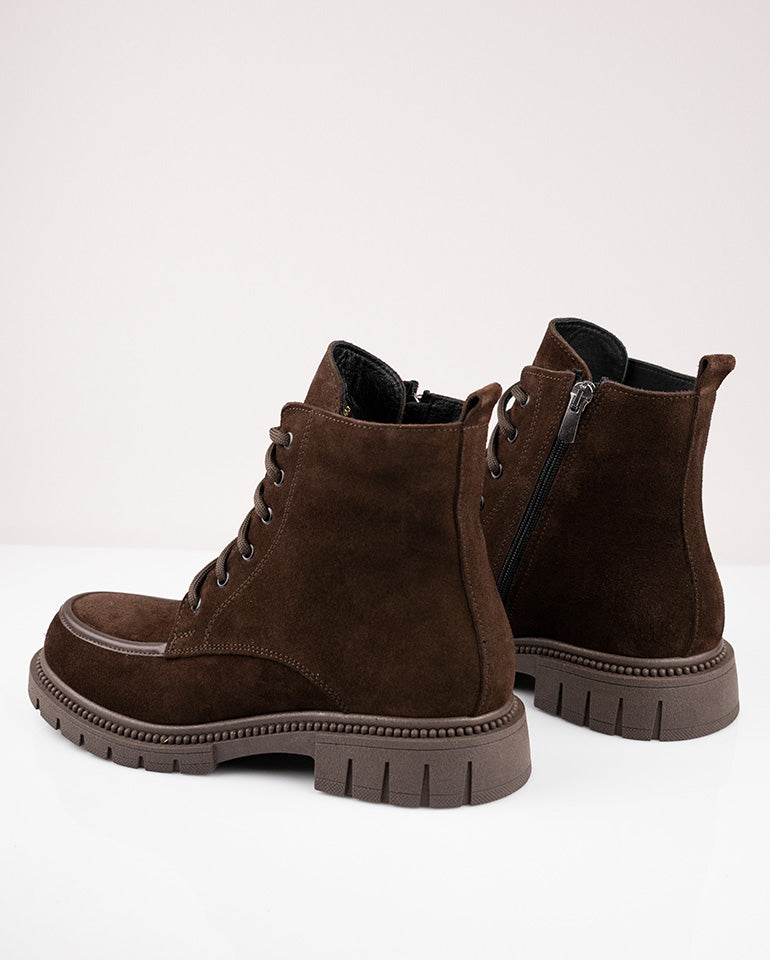 Ванеса - Естествен велур в кафяво