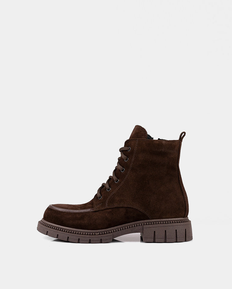 Ванеса - Естествен велур в кафяво