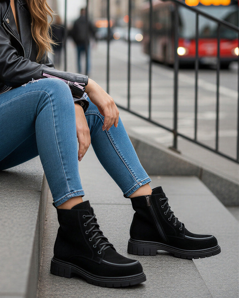 Ванеса - Естествен велур в черно