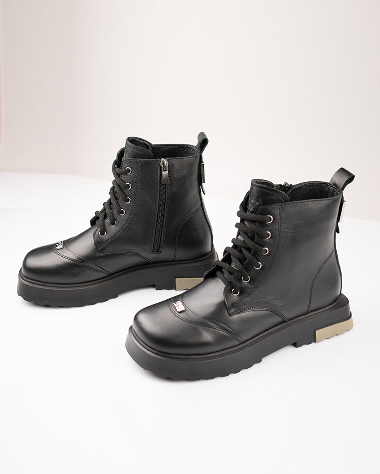 Октавия - Естествена кожа в черно