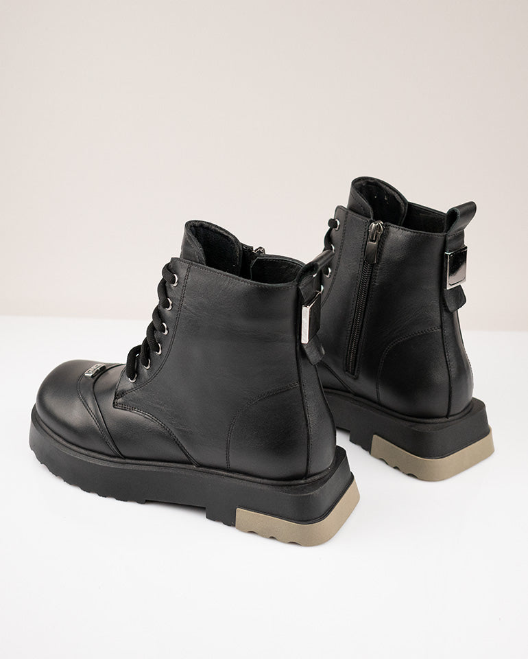 Октавия - Естествена кожа в черно