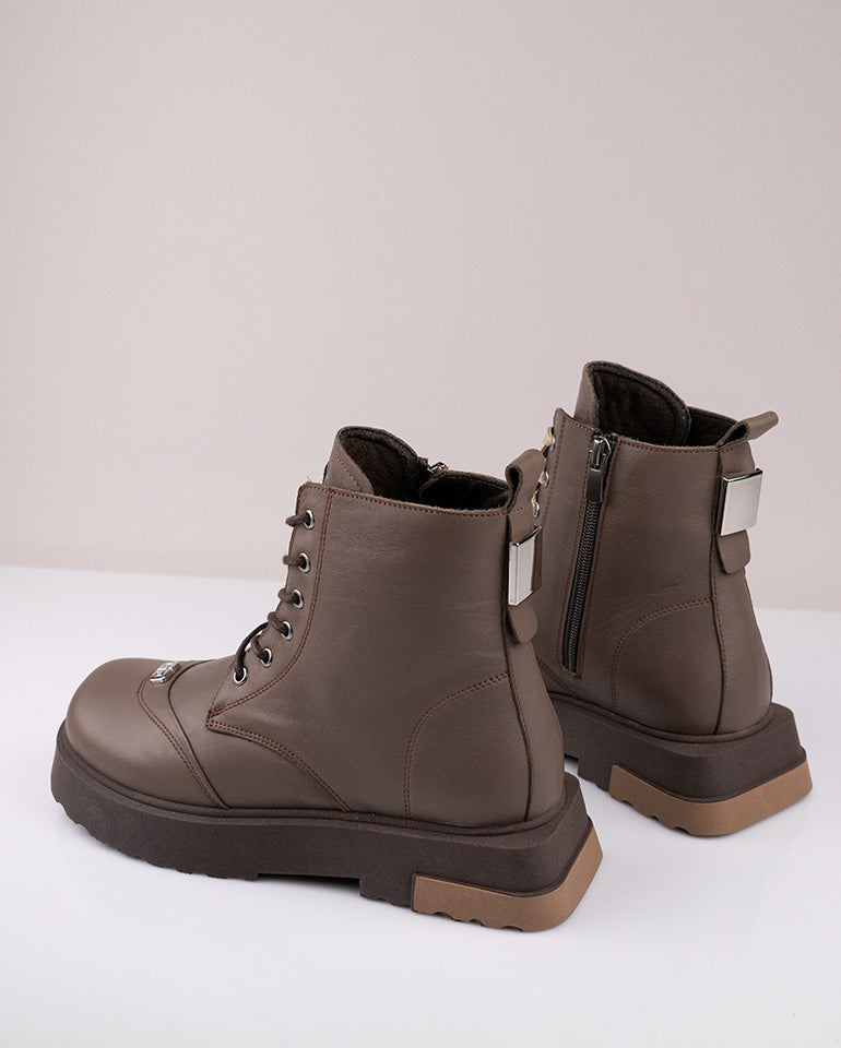 Октавия - Естествена кожа в светло кафяво