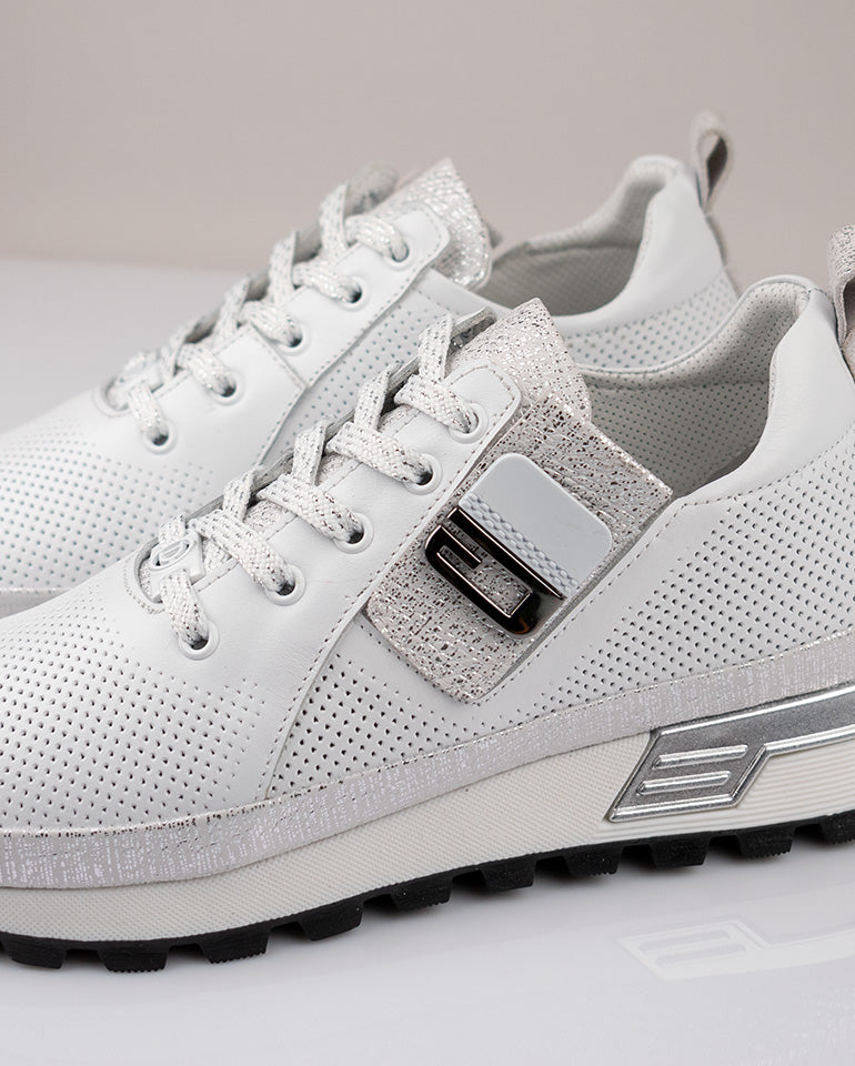 Габриела - Естествена кожа в бяло