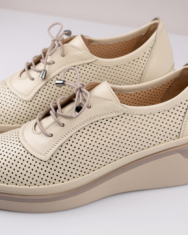 Карла - Естествена кожа в бежово