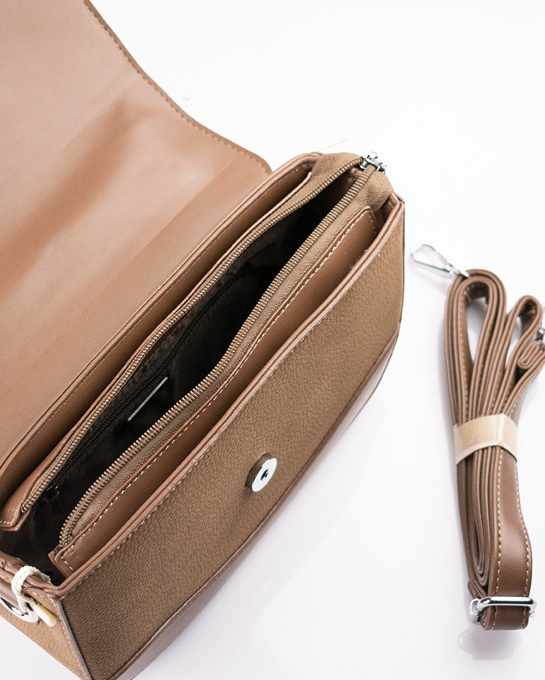 Натали - Дамска чанта от еко кожа в светло кафяво