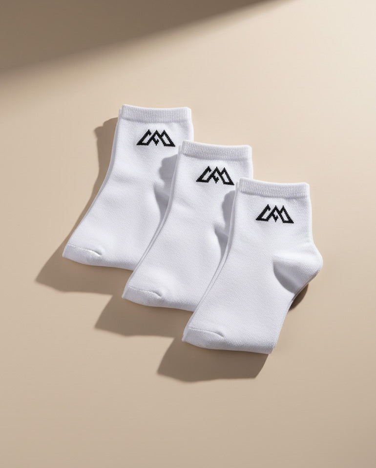 MAK Essentials Bundle x3 - Бели чорапи с лого