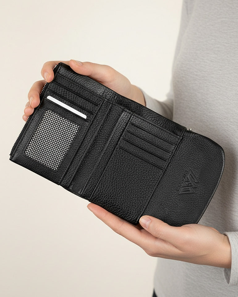 MAK Signature Soft - Дамско портмоне от естествена кожа в черно