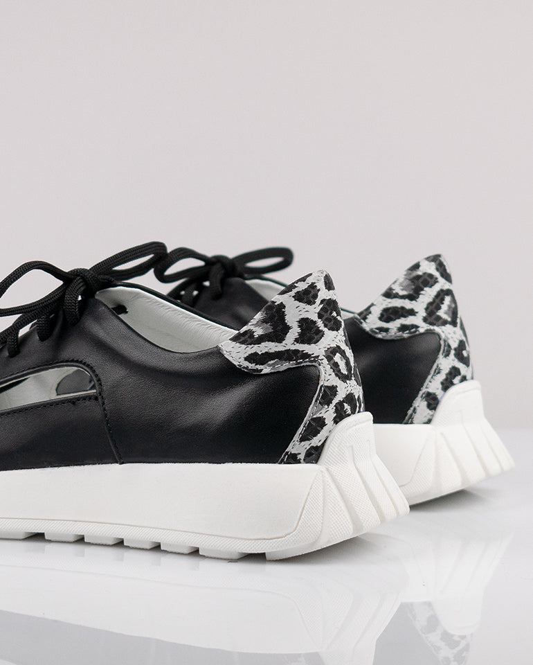 Серенити - Естествена кожа в черно