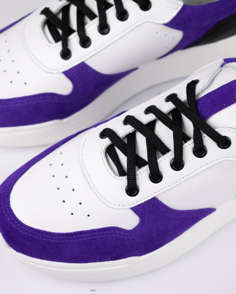 Джия - Естествена кожа в тъмно лилав велур, бяло и змийски принт