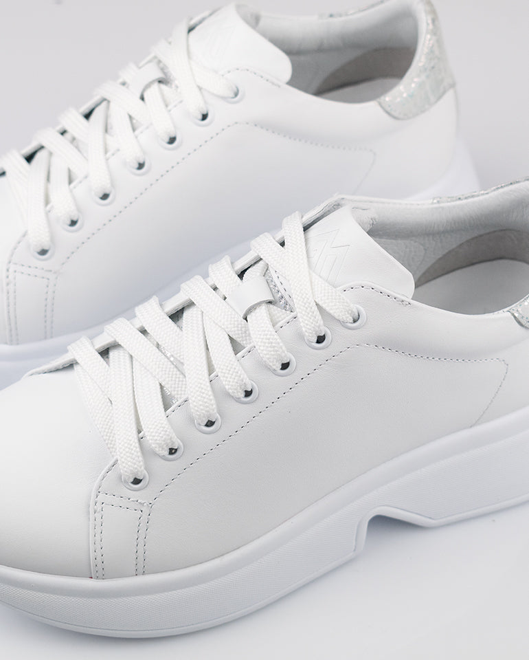 Сара - Естествена кожа в бяло