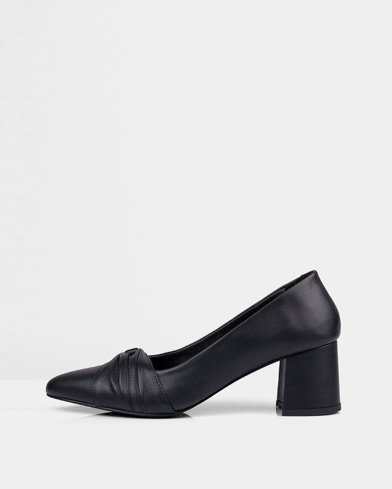 Нова - Естествена кожа в черно