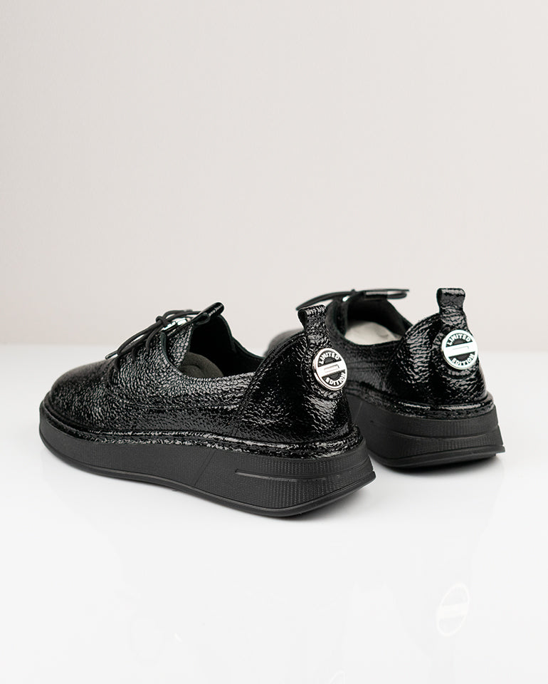 Лиа - Естествен лак в черно