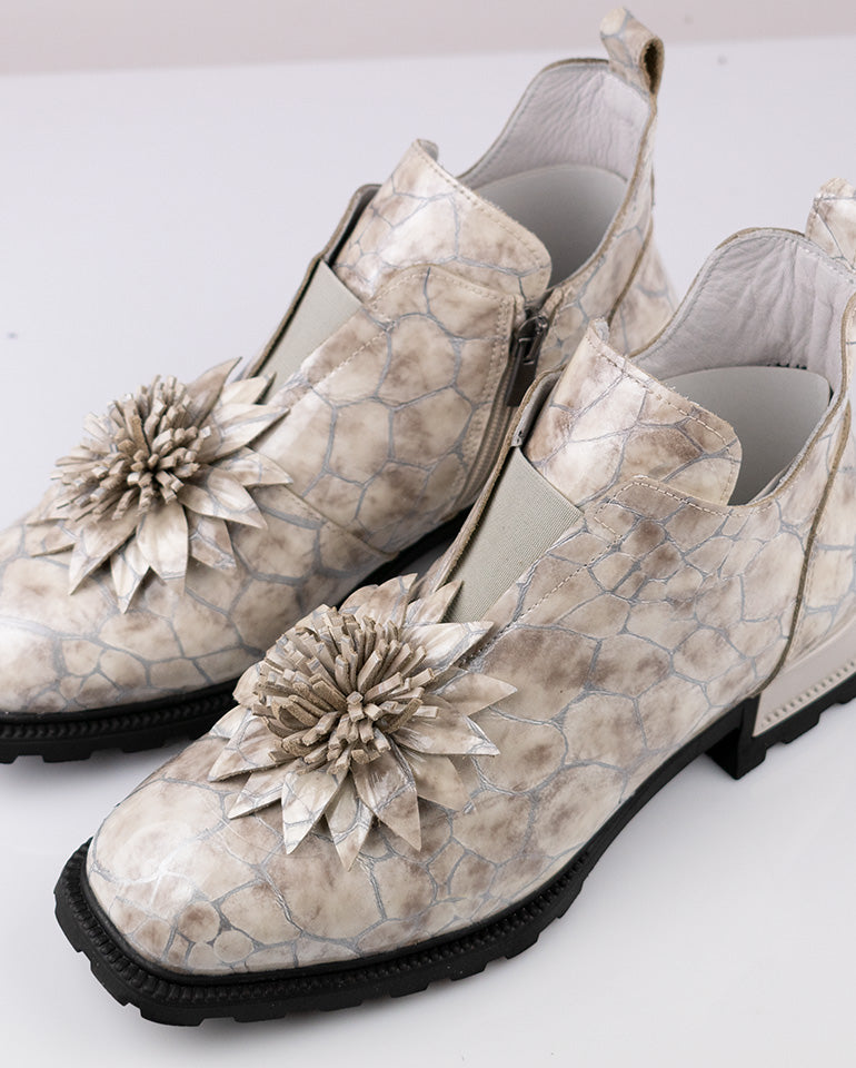 Амелия - Естествен лак в бежово