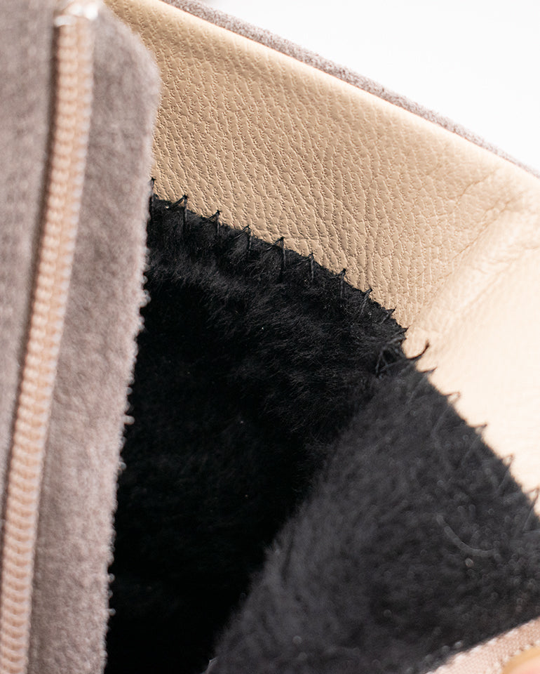 Хилъри - Естествен велур в бежово