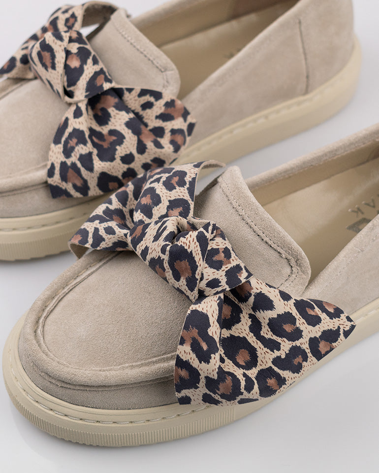 Елиза - Естествен велур в бежово и пандела