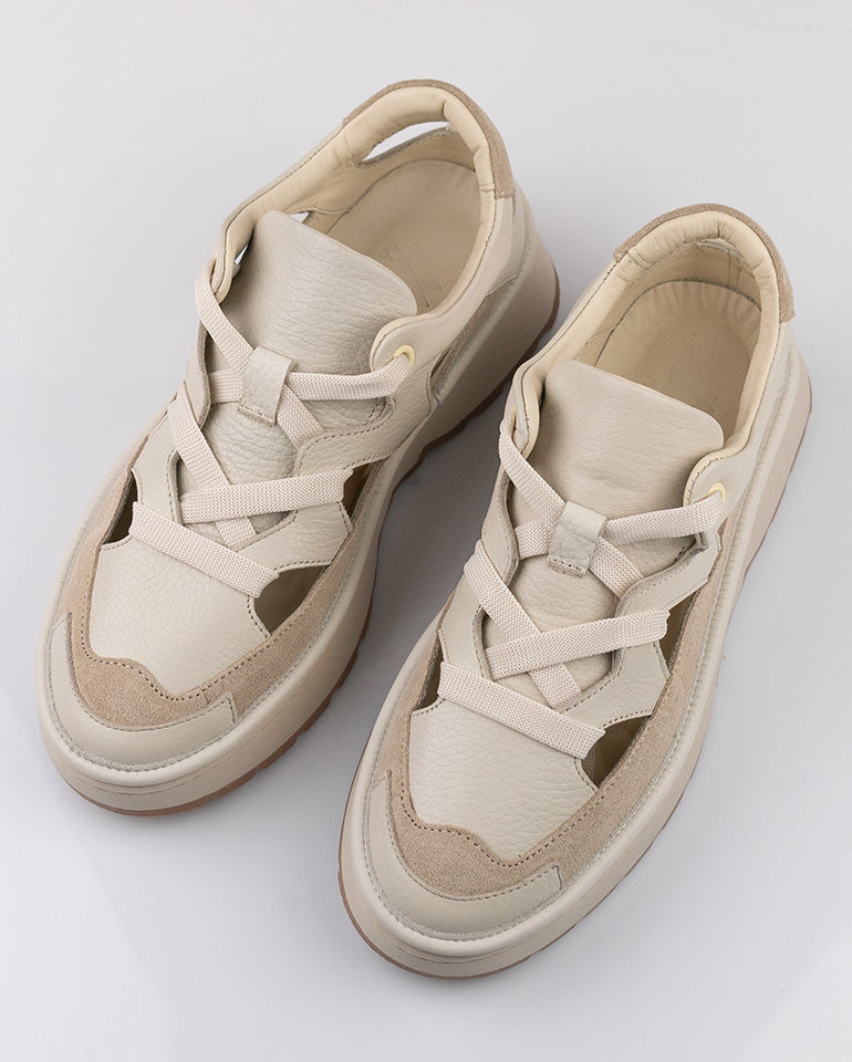 Камелия - Естествена кожа в бежово