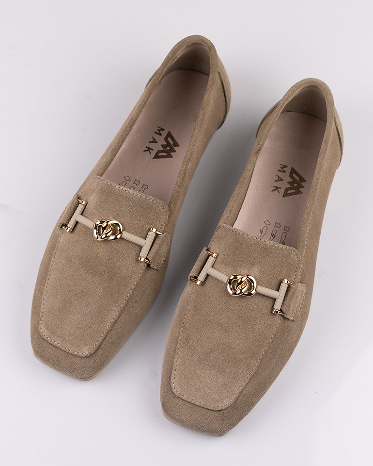 Амира - Естествен велур в бежово