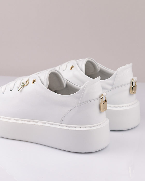 Аура - Естествена кожа в бяло