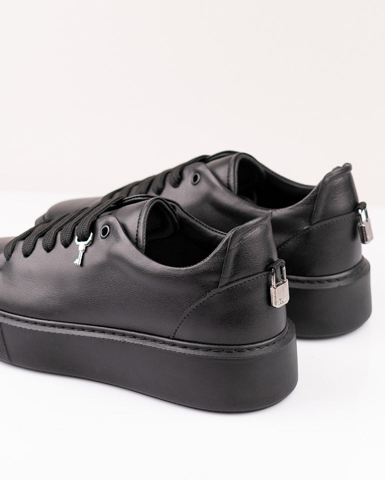 Аура - Естествена кожа в черно