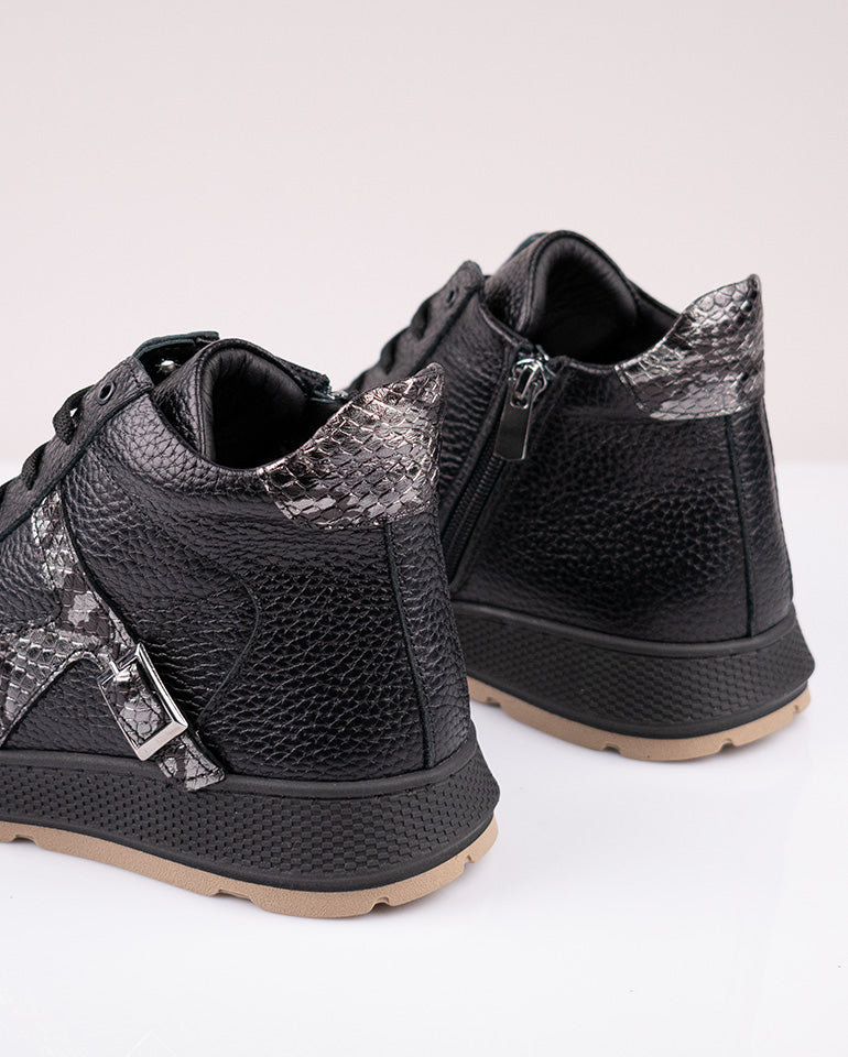 Ава - Естествена кожа в черно