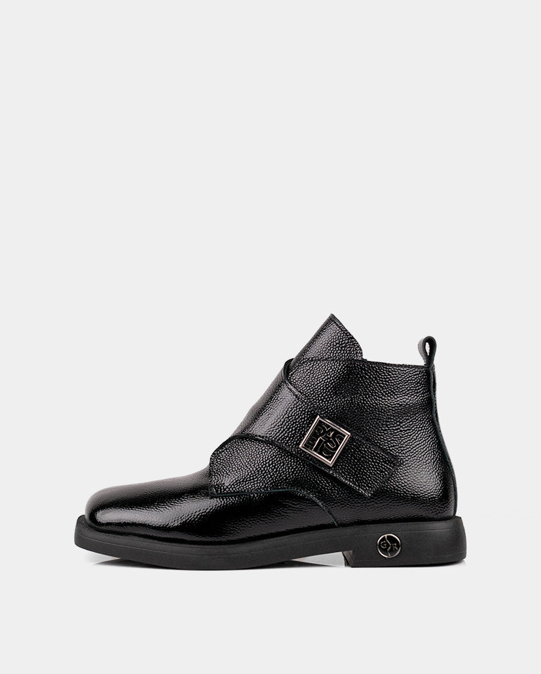 Ривиера - Естествен лак шагрен в черно