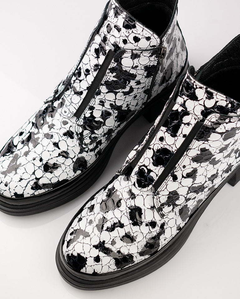 Анжела - Естествен лак в бяло и черно