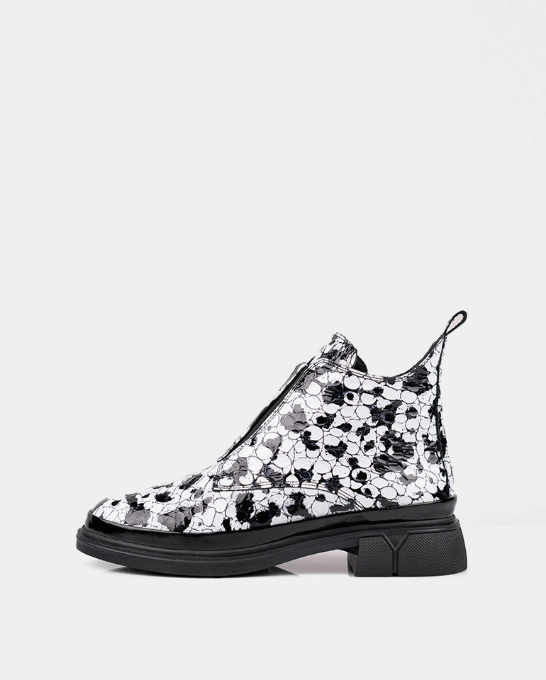 Анжела - Естествен лак в бяло и черно