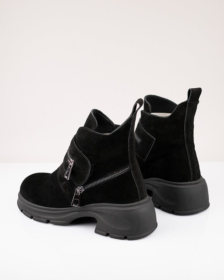 Елия - Естествен велур в черно