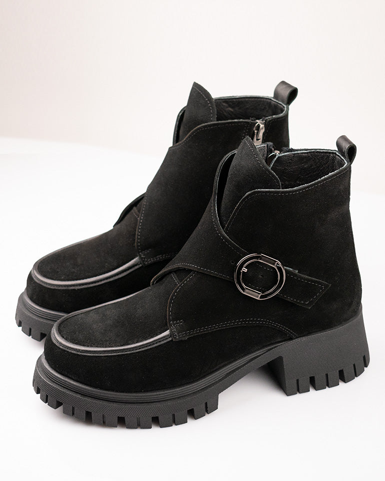 Палерма - Естествен велур в черно