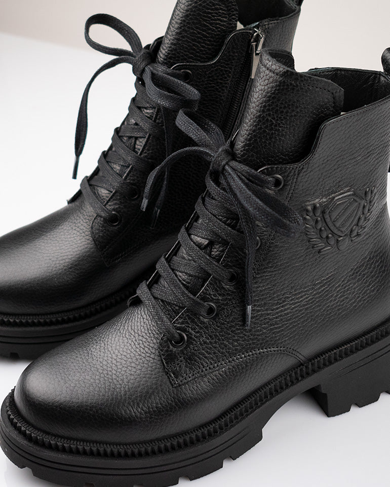 Нола - Естествена кожа шагрен в черно