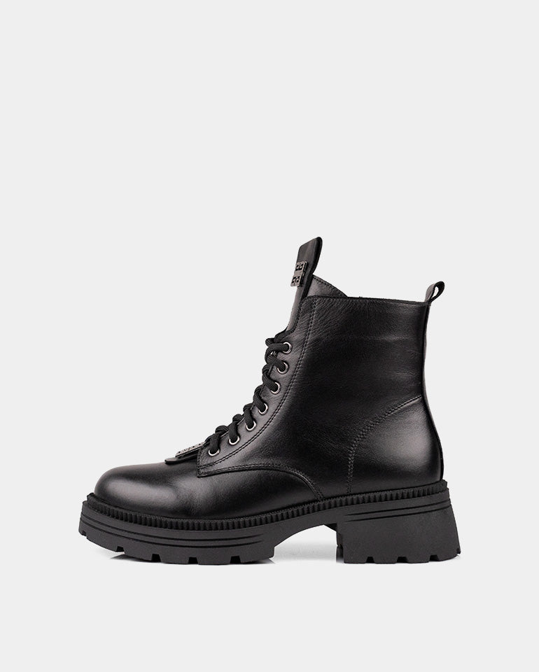 Беатрис - Естествена кожа в черно